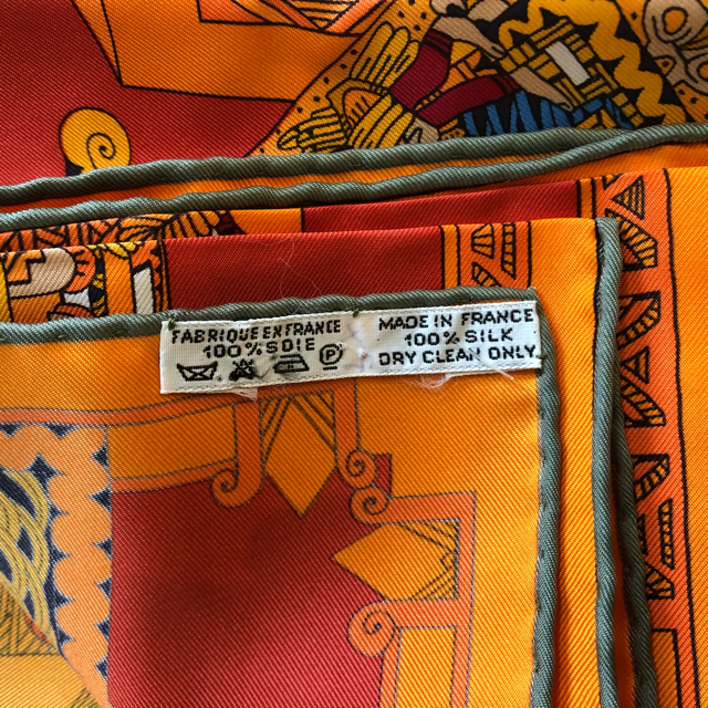 Hermes(エルメス)のエルメス  カレ 90 未使用品　オレンジ レディースのファッション小物(バンダナ/スカーフ)の商品写真