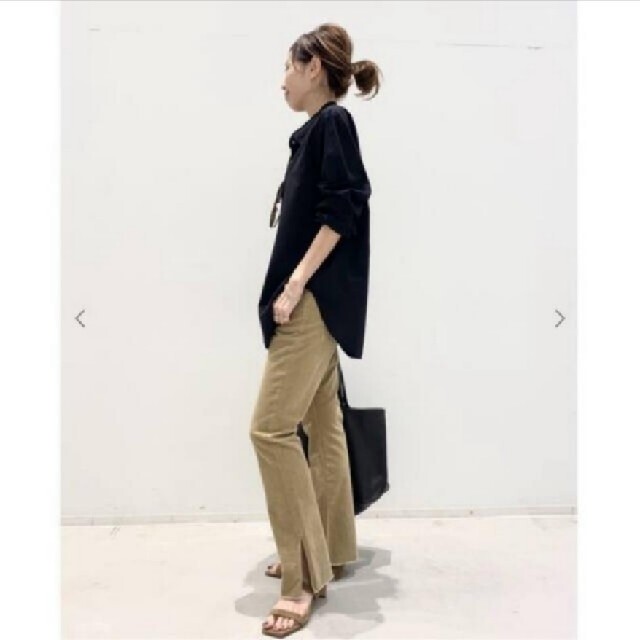 L'Appartement DEUXIEME CLASSE(アパルトモンドゥーズィエムクラス)のUPPER HIGHTS/アッパーハイツ JENNA CORDUROY SLIT レディースのパンツ(カジュアルパンツ)の商品写真