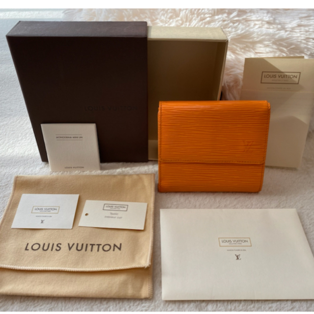 LOUIS VUITTON(ルイヴィトン)の【極美品】ルイヴィトン　エピ　折り財布 レディースのファッション小物(財布)の商品写真