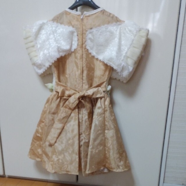 パニエ付き白＆オレンジ色　ミニドレス　110㎝位 キッズ/ベビー/マタニティのキッズ服女の子用(90cm~)(ドレス/フォーマル)の商品写真