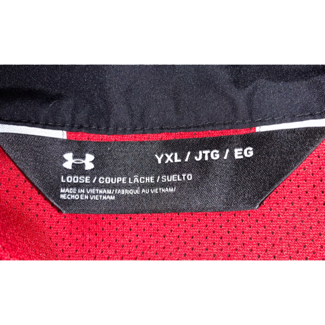 UNDER ARMOUR(アンダーアーマー)のUNDER ARMOUR ギッズXL 上下セット スポーツ/アウトドアのサッカー/フットサル(ウェア)の商品写真