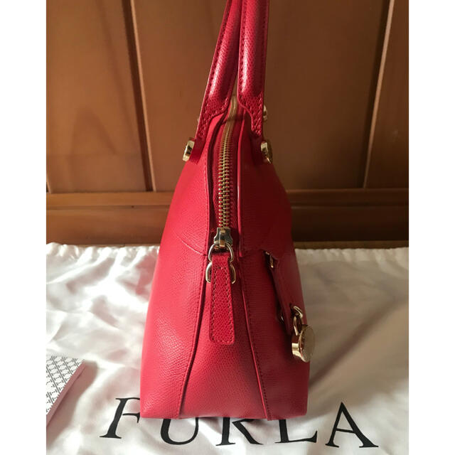 Furla(フルラ)の最終値下げ♪ フルラ FURLA PIPER S 2wayドームハンドバッグ レディースのバッグ(ショルダーバッグ)の商品写真