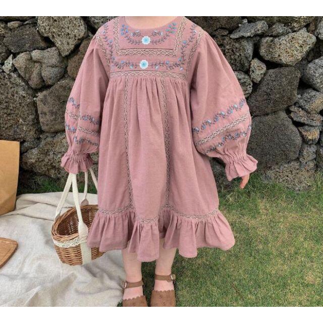 刺繍ワンピース カジュアル 女の子 ベビー服 子供服 2色 キッズ/ベビー/マタニティのベビー服(~85cm)(ワンピース)の商品写真