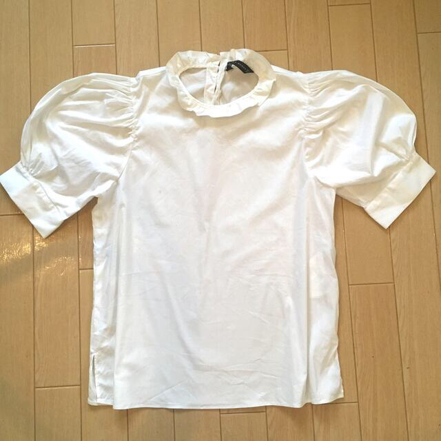 ZARA(ザラ)のまー様ZARA パフスリーブシャツ レディースのトップス(シャツ/ブラウス(半袖/袖なし))の商品写真