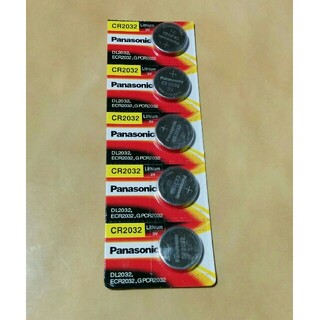 パナソニック(Panasonic)のパナソニック ボタン電池　CR2032 5個(バッテリー/充電器)