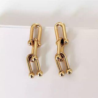 ザラ(ZARA)のTriple chain gold pierce No.319(ピアス)