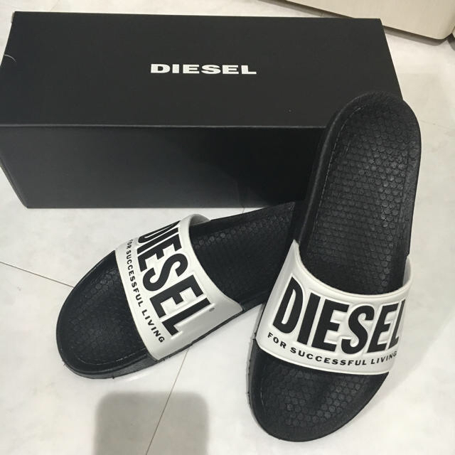 DIESEL - ディーゼルシャワーサンダル ♡ シャンデリアピアスの通販 by ...