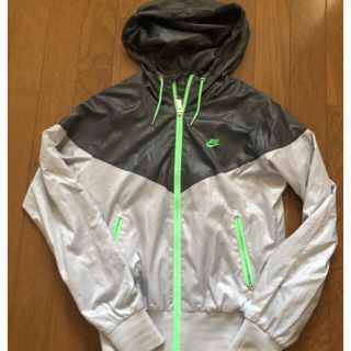 ナイキ(NIKE)のNIKE ナイロンジャンパー　ウインドブレーカー　S ナイロンパーカー(ナイロンジャケット)