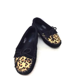 ミネトンカ(Minnetonka)のMinnetonka（ミネトンカ） LEOPARD KILTY MOCCASIN(スリッポン/モカシン)