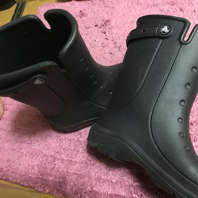 crocs(クロックス)のクロックス　長靴　24.5-25センチ黒色 レディースの靴/シューズ(レインブーツ/長靴)の商品写真