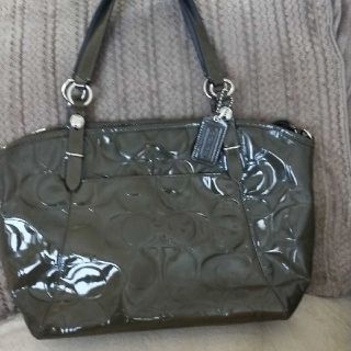 コーチ(COACH)のCOACH  コーチエナメルバッグ(ハンドバッグ)