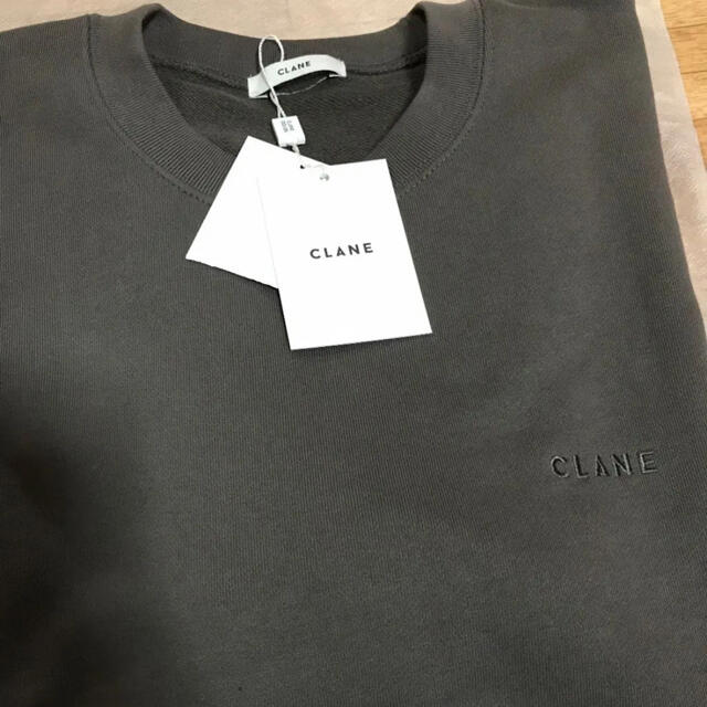 STUDIOUS(ステュディオス)のCLANE BULKY EMBROIDERY LOGO SWEAT レディースのトップス(トレーナー/スウェット)の商品写真