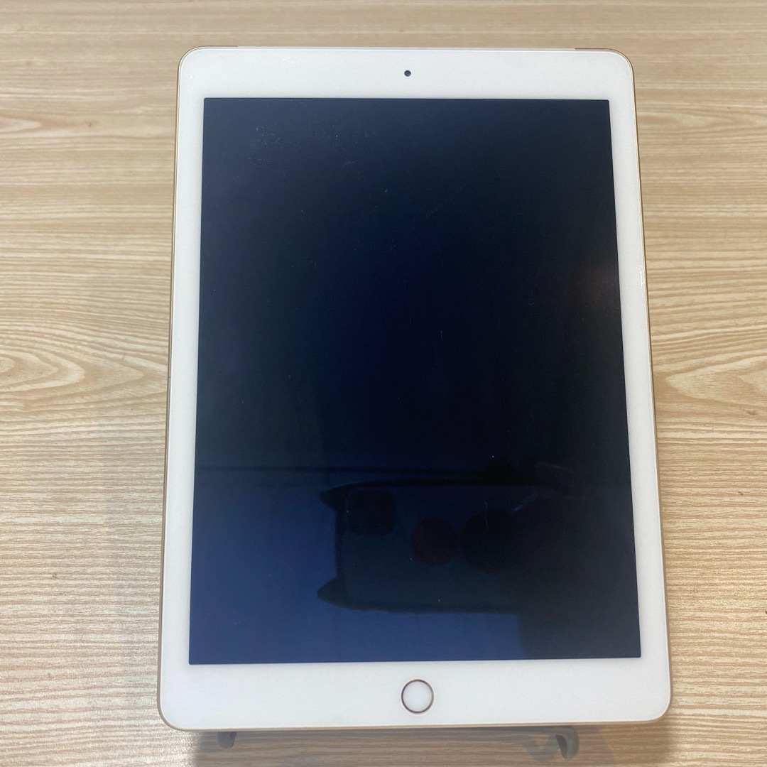 Apple(アップル)の値下げ中　iPadAir2   スマホ/家電/カメラのPC/タブレット(タブレット)の商品写真