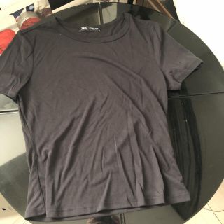 ザラ(ZARA)の新品　ZARA(Tシャツ(半袖/袖なし))