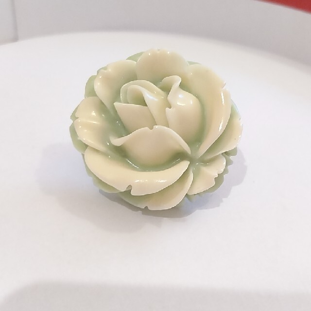 Q-pot.(キューポット)の大きな薔薇のリング レディースのアクセサリー(リング(指輪))の商品写真