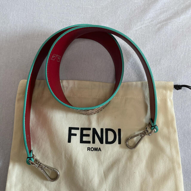 FENDI(フェンディ)の【mama様専用】FENDI パイソン 柄ストラップユー ハンドメイドのファッション小物(バッグチャーム)の商品写真