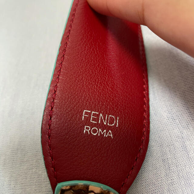 FENDI(フェンディ)の【mama様専用】FENDI パイソン 柄ストラップユー ハンドメイドのファッション小物(バッグチャーム)の商品写真