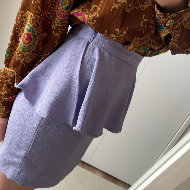 Lily Brown(リリーブラウン)のリリーブラウンの紫スカート レディースのスカート(ミニスカート)の商品写真