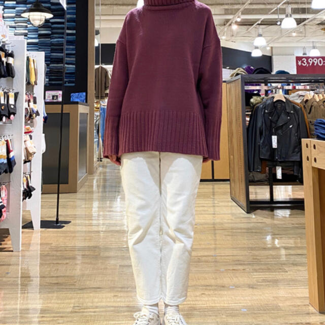 新品　ストレートデニムパンツ　ホワイト