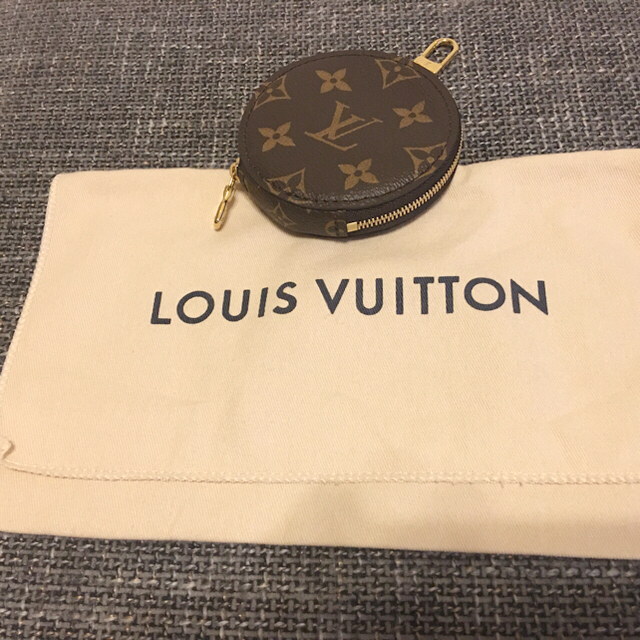 LOUIS VUITTON ミュルティ・ポシェット・アクセソワール ショルダーバッグ