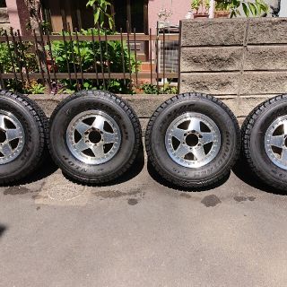 ダンロップ(DUNLOP)のスタッドレスタイヤ 265/65 16インチ 139.7×6穴(タイヤ・ホイールセット)