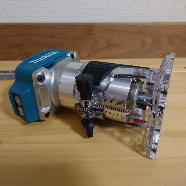 Makita(マキタ)のマキタ　18V　新品　充電式トリマー　RT50D スポーツ/アウトドアの自転車(工具/メンテナンス)の商品写真