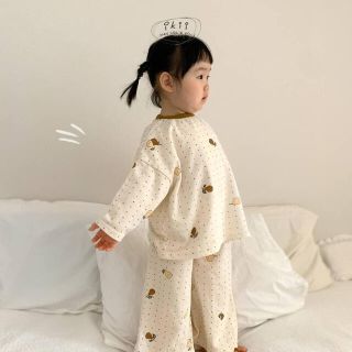 韓国子供服　《ikii》梨ドットセットアップ(Tシャツ/カットソー)