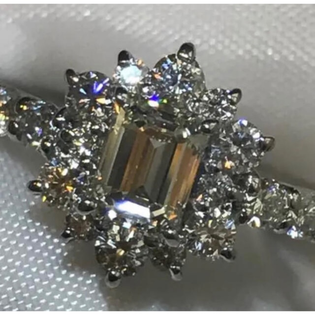全てが高品質♥中石鑑定0.5ct超プラチナダイヤモンドリングプラチナ1.0ct レディースのアクセサリー(リング(指輪))の商品写真