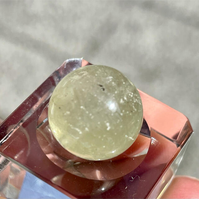 特選!ハイグレード !大玉 リビアングラス 粒売り 13.5mm - 各種パーツ