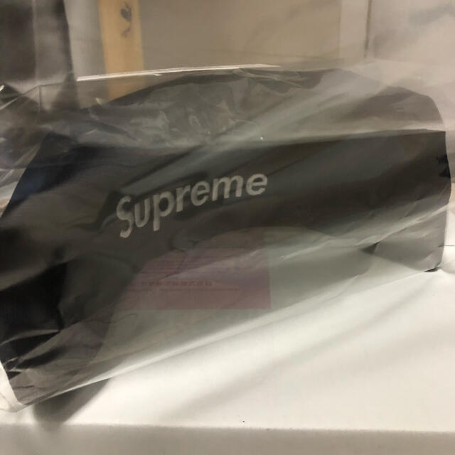 Supreme(シュプリーム)の最終値下げ【新品・未使用】シュプリーム　ニューエラキャップ メンズの帽子(キャップ)の商品写真