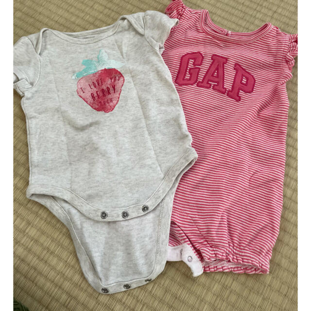 babyGAP(ベビーギャップ)のbeby GAPのロンパース2枚セット キッズ/ベビー/マタニティのベビー服(~85cm)(ロンパース)の商品写真