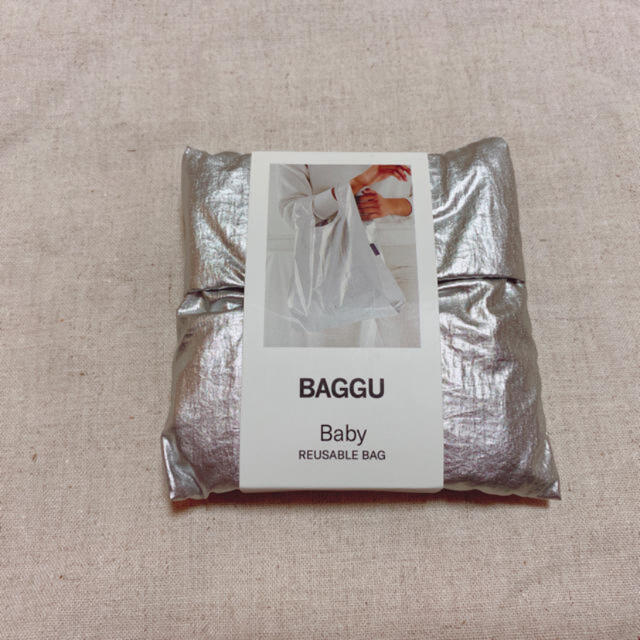 BAGGU エコバッグ　メタリックシルバー レディースのバッグ(エコバッグ)の商品写真