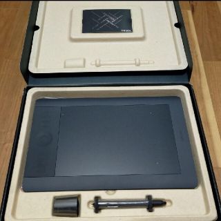 ワコム(Wacom)のWacom intuos5 touch M　新品同様(PC周辺機器)