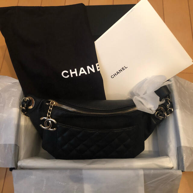 CHANEL(シャネル)のシャネルウエストポーチ レディースのバッグ(ボディバッグ/ウエストポーチ)の商品写真