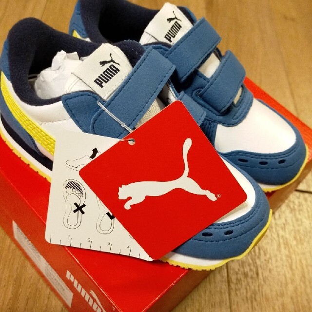 PUMA(プーマ)のpuma　プーマ　スニーカー　新品　15  キッズ/ベビー/マタニティのキッズ靴/シューズ(15cm~)(スニーカー)の商品写真