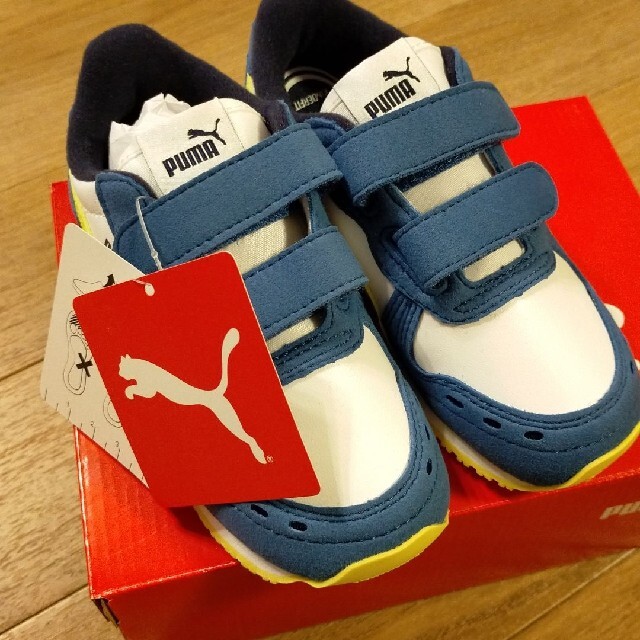 PUMA(プーマ)のpuma　プーマ　スニーカー　新品　15  キッズ/ベビー/マタニティのキッズ靴/シューズ(15cm~)(スニーカー)の商品写真