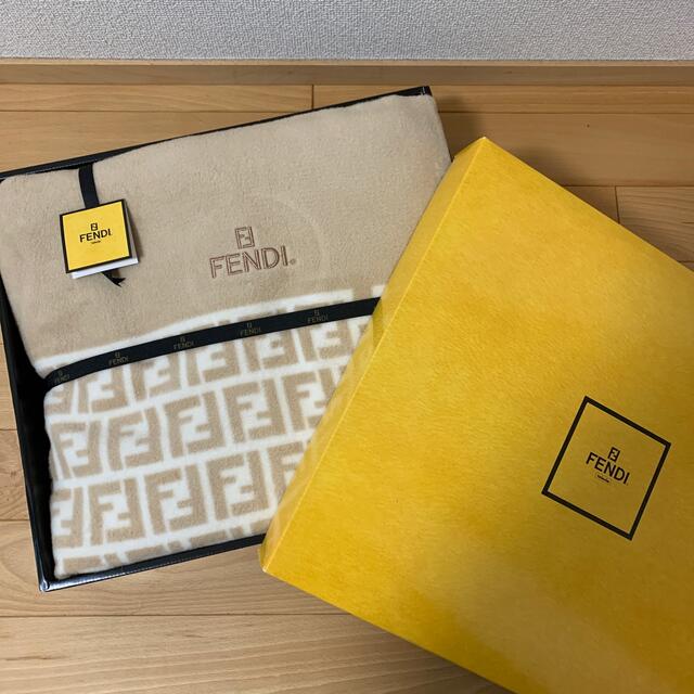 福袋特集 2023 FENDI フェンディ フェンディ 布団/毛布 - 布団/毛布