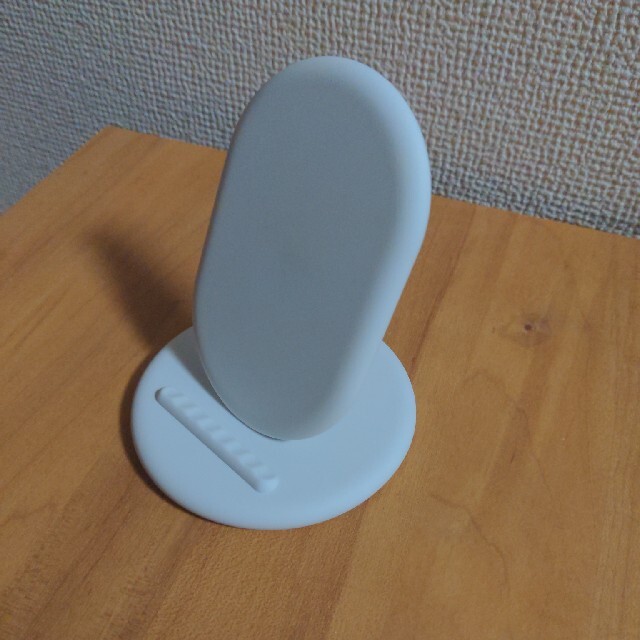 Google(グーグル)のGoogle Pixel Stand スマホ/家電/カメラのスマートフォン/携帯電話(バッテリー/充電器)の商品写真