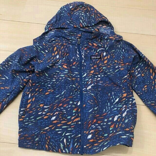 patagonia(パタゴニア)の✨たまゆら樣専用✨パタゴニアベスト、ブルゾン　2点セット　3、4歳 キッズ/ベビー/マタニティのキッズ服男の子用(90cm~)(ジャケット/上着)の商品写真