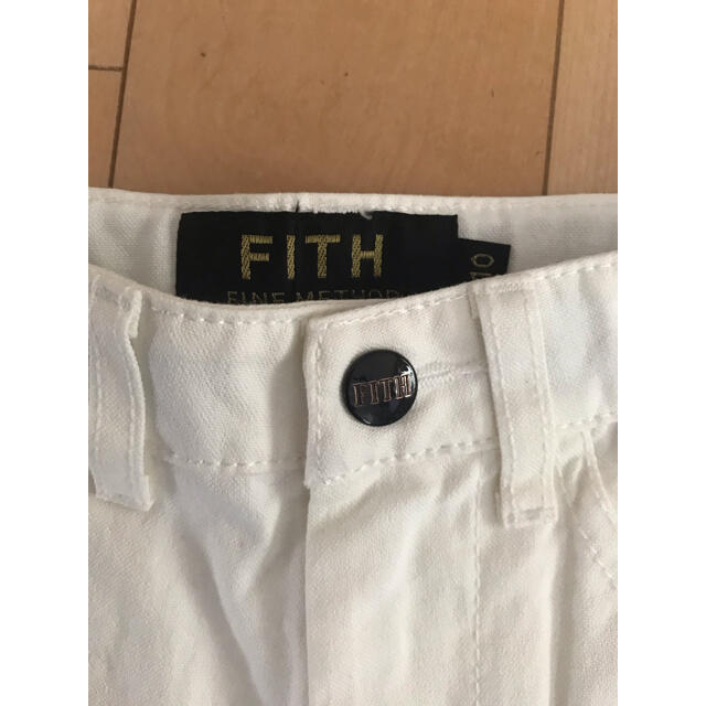 FITH(フィス)の値下げ！《新品未使用》fith 白パンツ110サイズ キッズ/ベビー/マタニティのキッズ服女の子用(90cm~)(パンツ/スパッツ)の商品写真