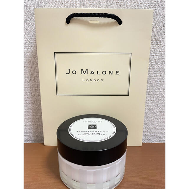 Jo Malone(ジョーマローン)のジョーマローン イングリッシュ ペアー＆フリージア ボディクレーム 175ml コスメ/美容のボディケア(ボディクリーム)の商品写真