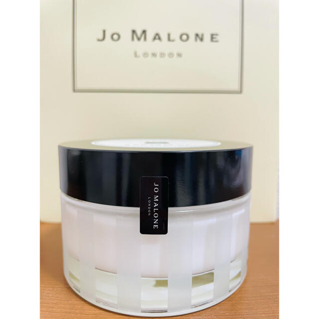 Jo Malone(ジョーマローン)のジョーマローン イングリッシュ ペアー＆フリージア ボディクレーム 175ml コスメ/美容のボディケア(ボディクリーム)の商品写真