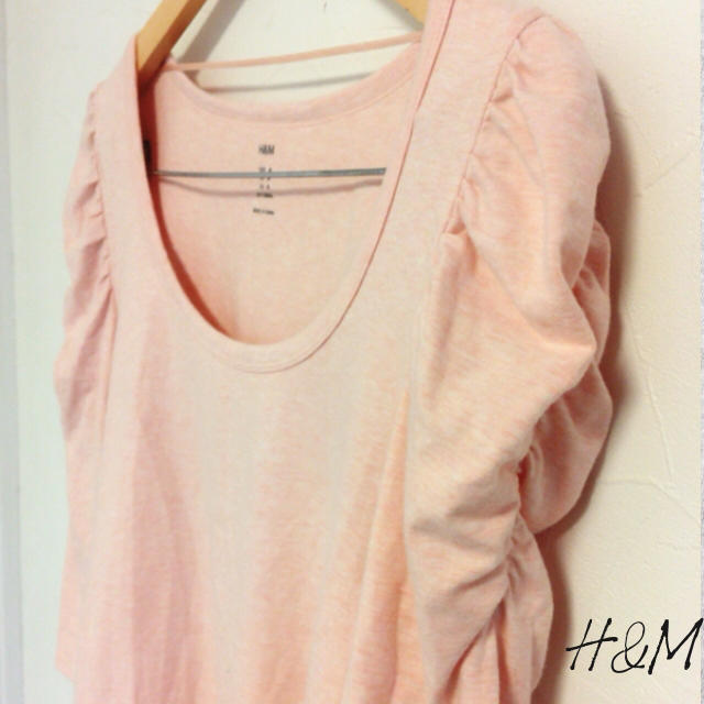 H&M(エイチアンドエム)のH&M/袖シャーリングトップス レディースのトップス(Tシャツ(長袖/七分))の商品写真