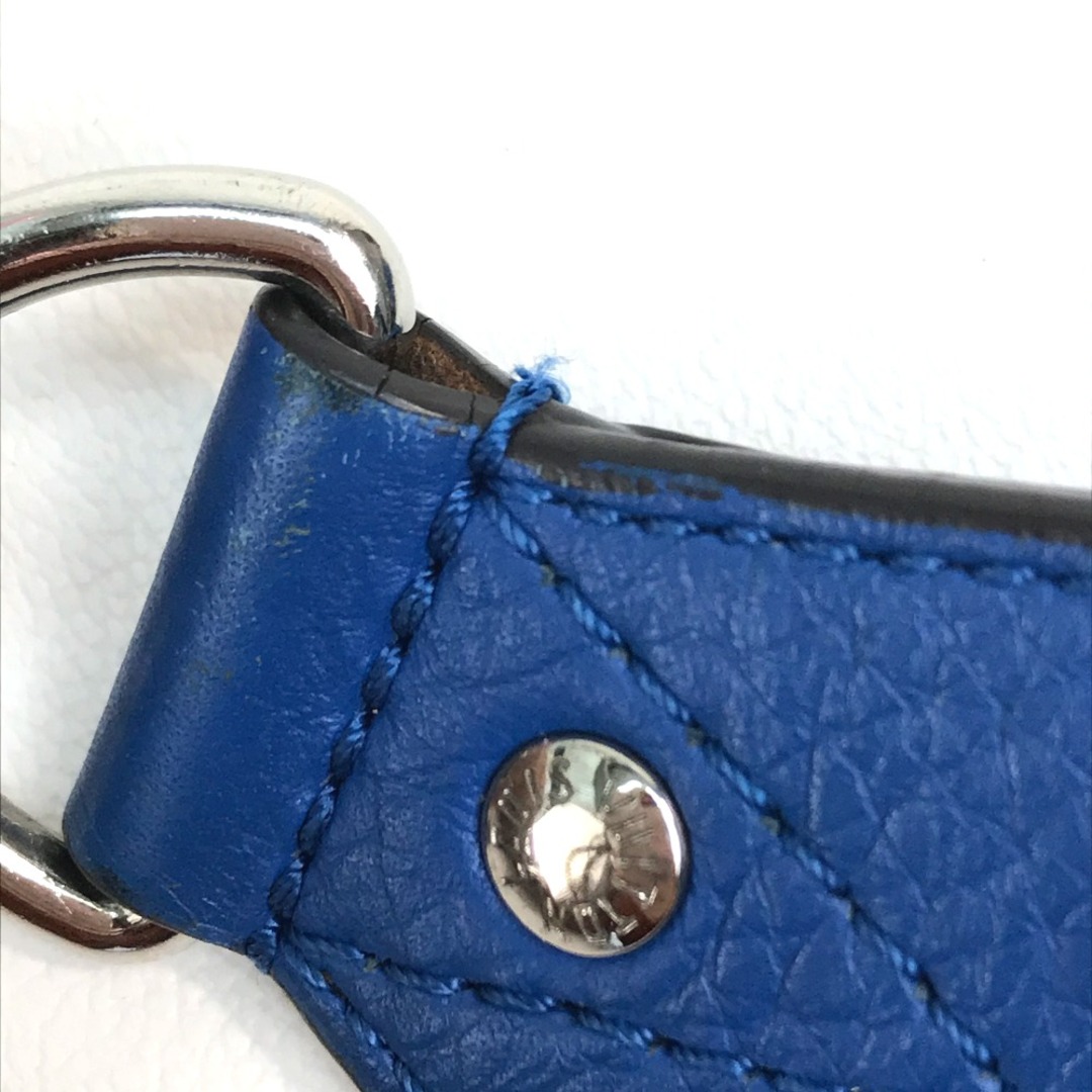 LOUIS VUITTON(ルイヴィトン)のルイヴィトン LOUIS VUITTON ロゴ ステッチ J02389  カバン バッグアクセサリー ショルダーストラップ トリヨンレザー ブルー×レッド スマホ/家電/カメラのスマホアクセサリー(ストラップ/イヤホンジャック)の商品写真