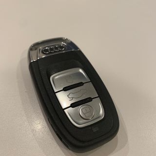 アウディ(AUDI)の美品★Audi/アウディースマートキー#キーレスエントリー⭐︎鍵ブラック(車外アクセサリ)