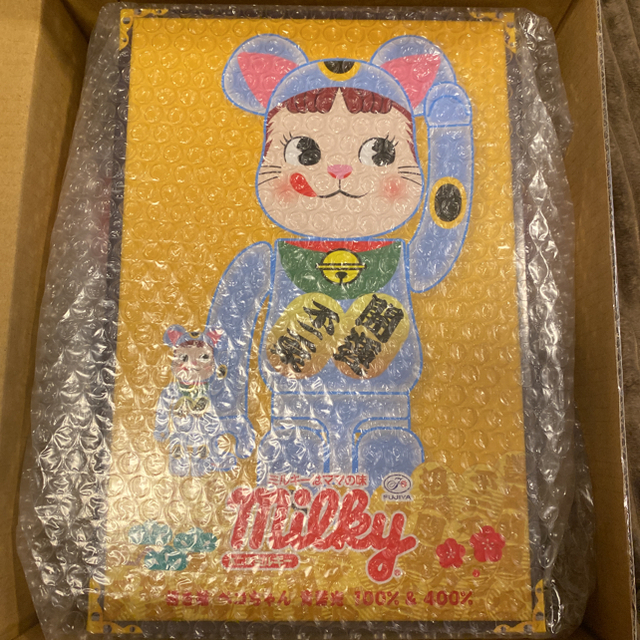 BE@RBRICK 招き猫 ペコちゃん 青蓄光 100% & 400% - キャラクターグッズ