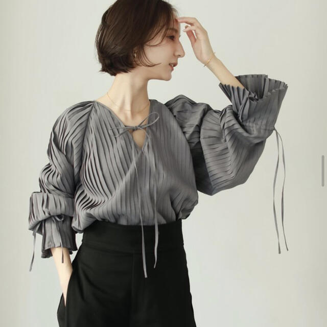 all pleats volume blouse