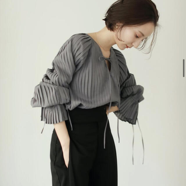 louren all pleats volume blouse