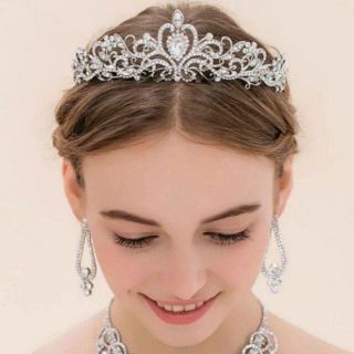 2点セット　ティアラブライダル　ウエディング結婚式 ヘアアクセサリー(ヘッドドレス/ドレス)