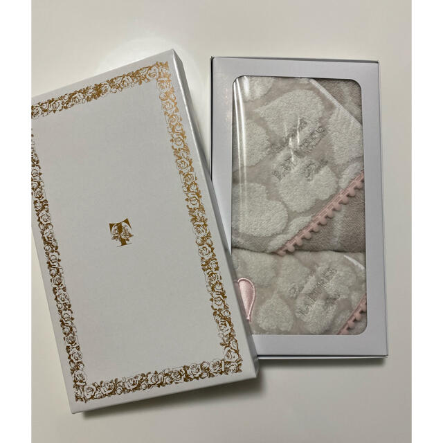 LADUREE(ラデュレ)の【新品・未使用品】LADUREE ハンカチ ２枚組 レディースのファッション小物(ハンカチ)の商品写真